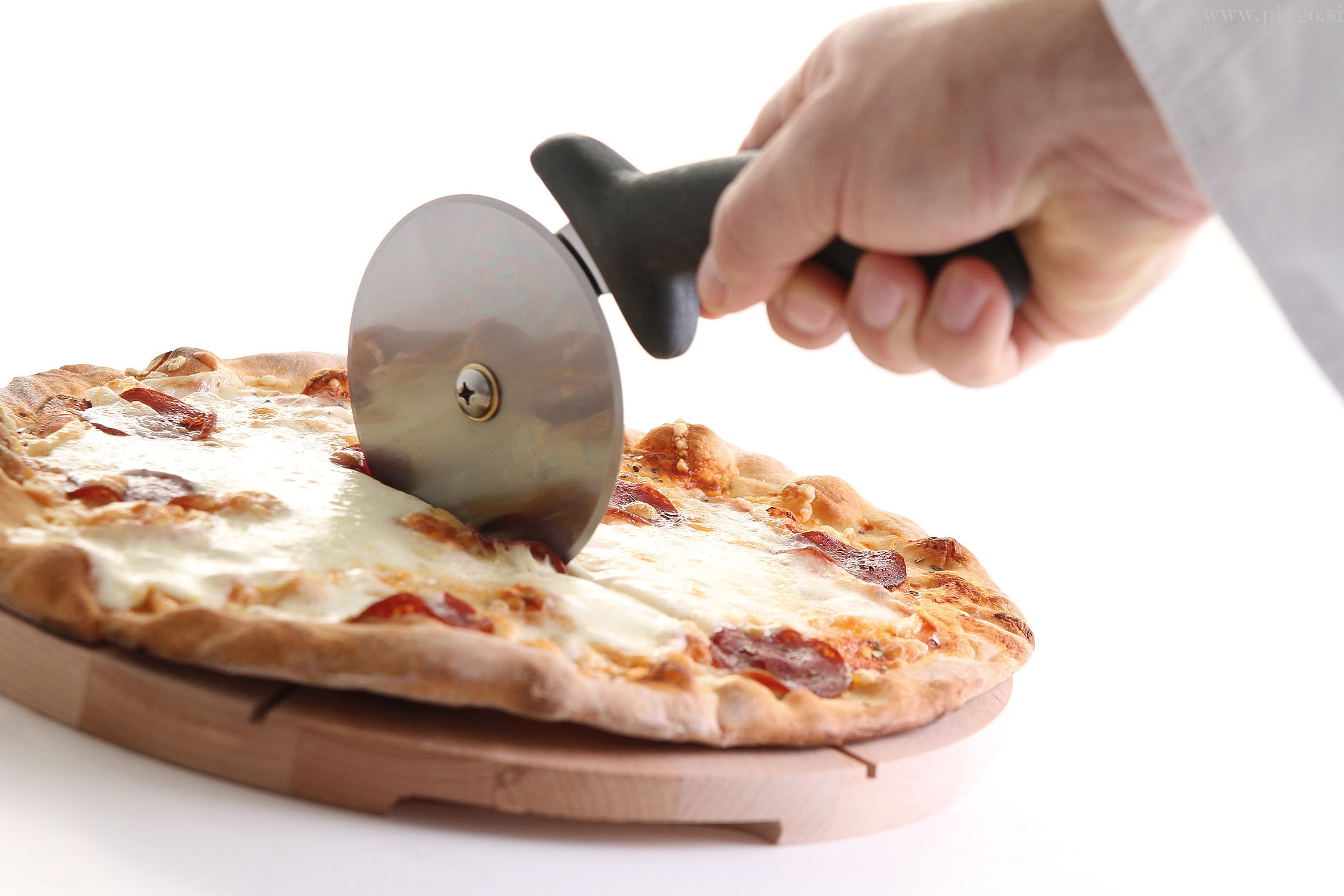 Nož za razrez pizze